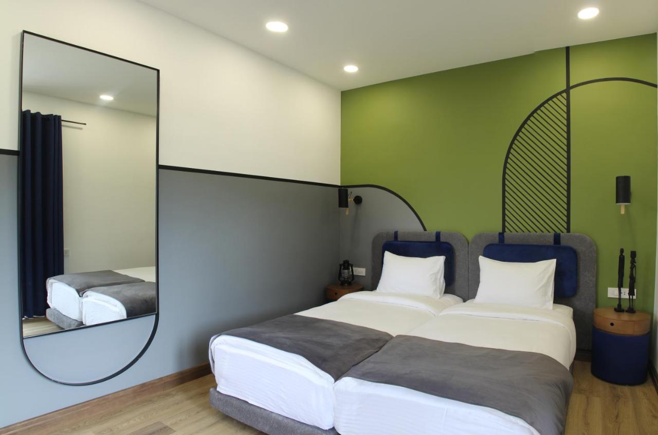 Hover Boutique Hotel Дилиян Екстериор снимка