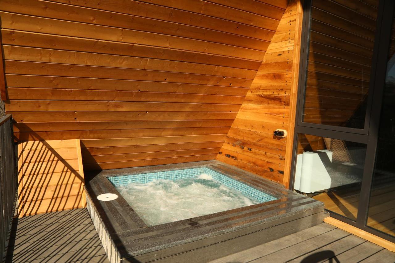 Hover Boutique Hotel Дилиян Екстериор снимка