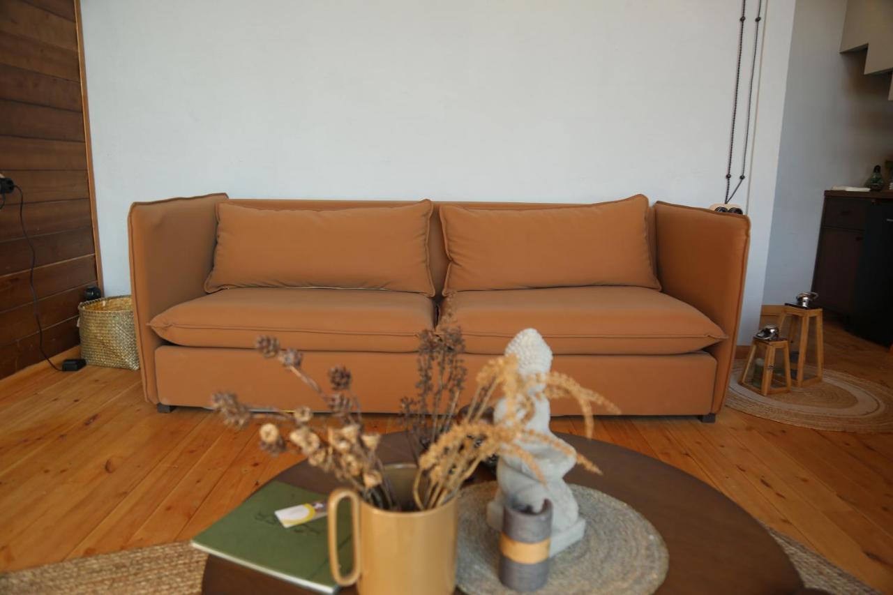 Hover Boutique Hotel Дилиян Екстериор снимка