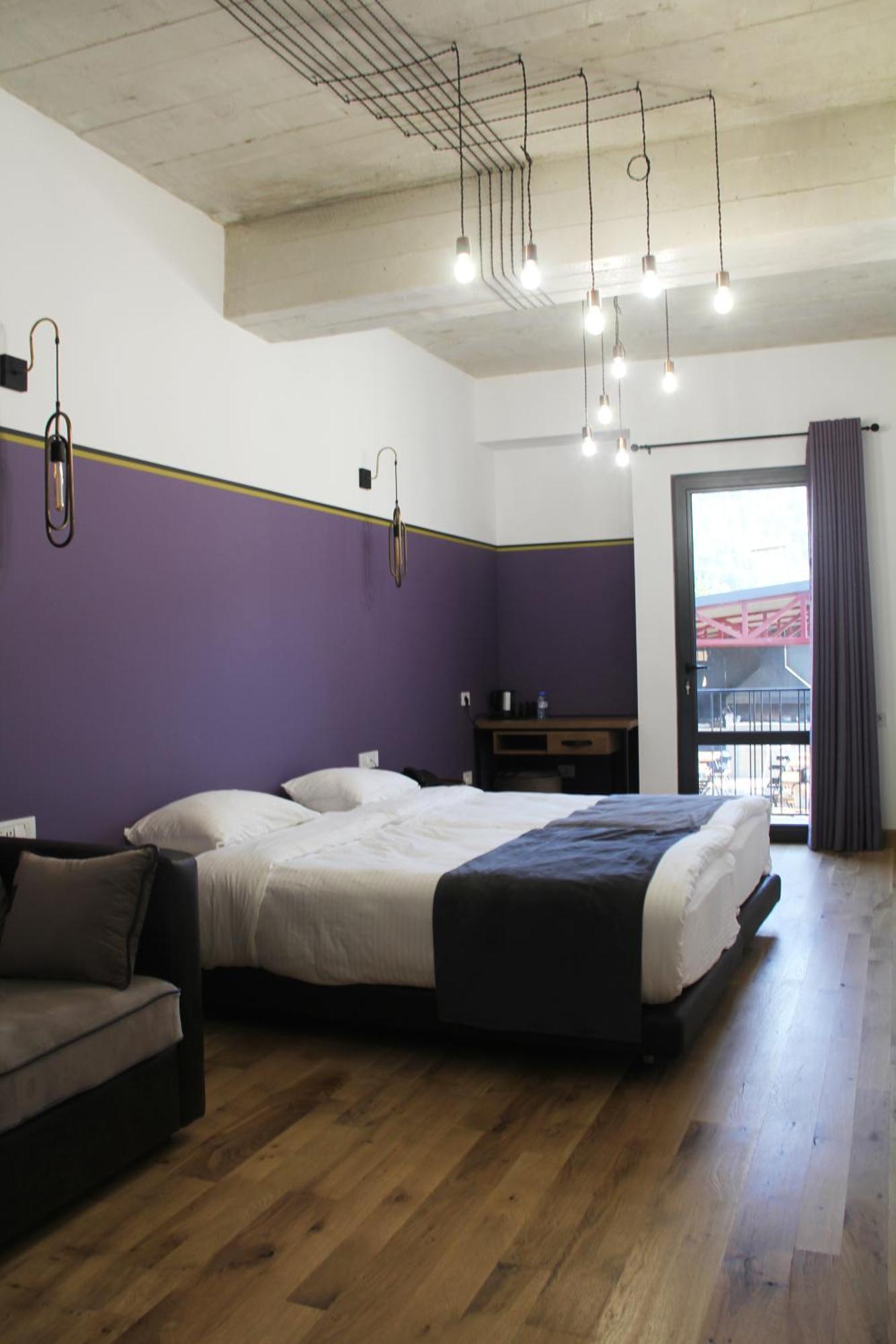 Hover Boutique Hotel Дилиян Стая снимка