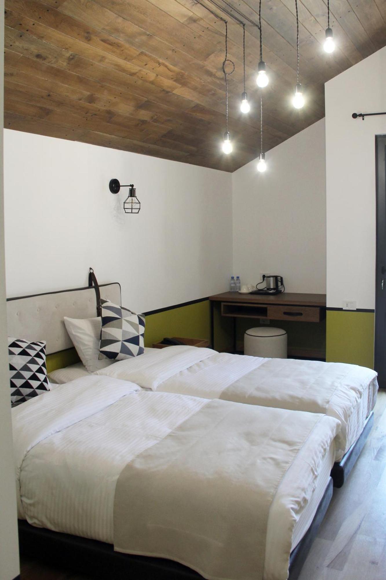 Hover Boutique Hotel Дилиян Стая снимка