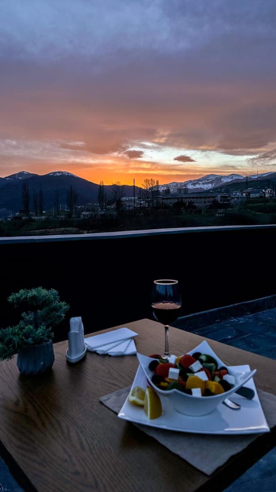 Hover Boutique Hotel Дилиян Екстериор снимка